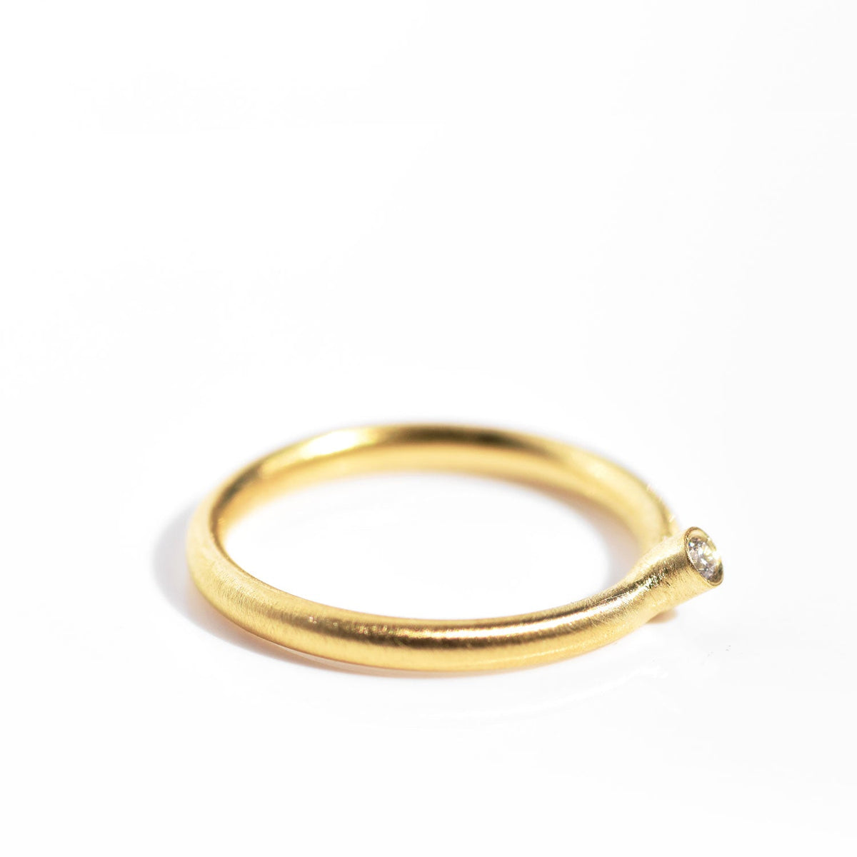Moderne forlovelsesring