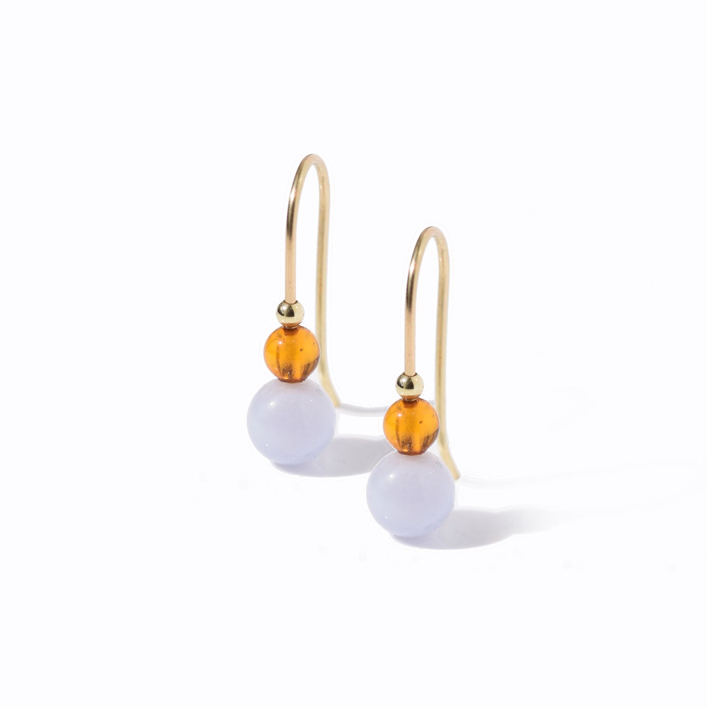 Øreringe-rav-calcedon-14-kt-guld