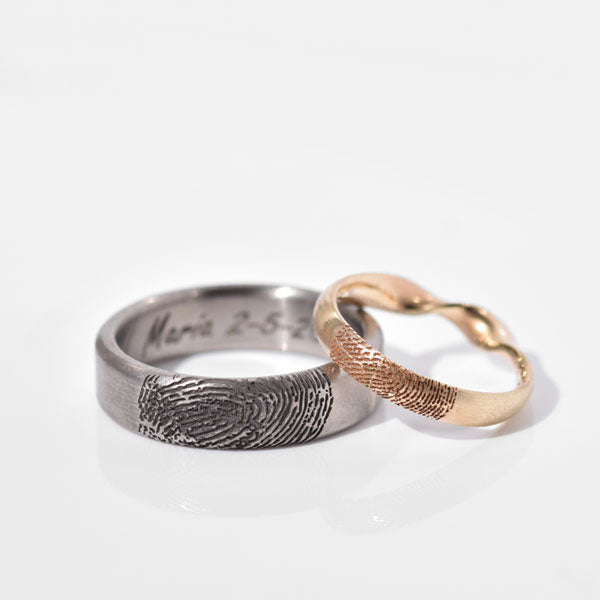 Titaniumsring med fingeraftryk