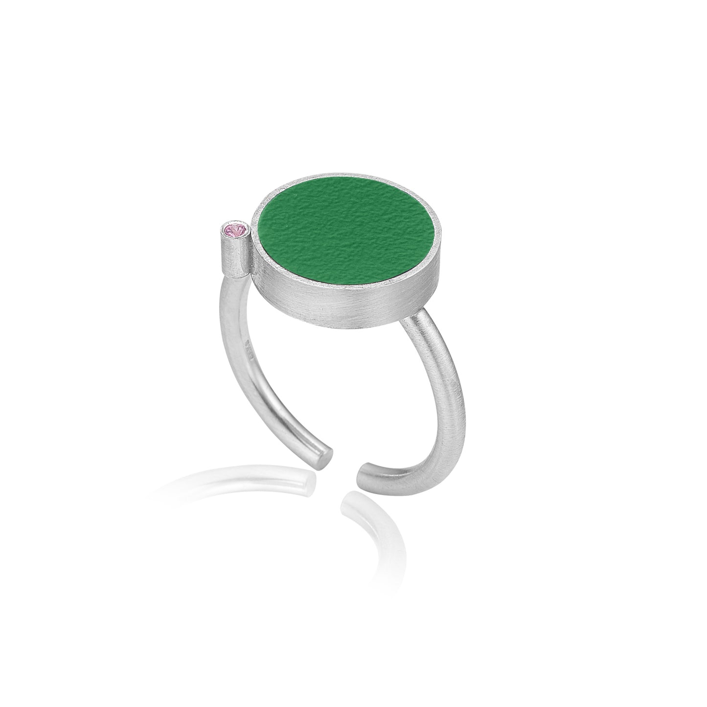Flad ring med safir